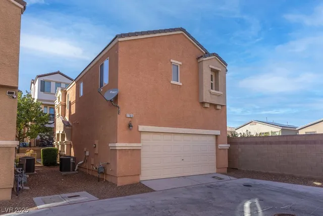 $1,695 | 7765 Floral Fabric Court, Las Vegas, NV 89149
