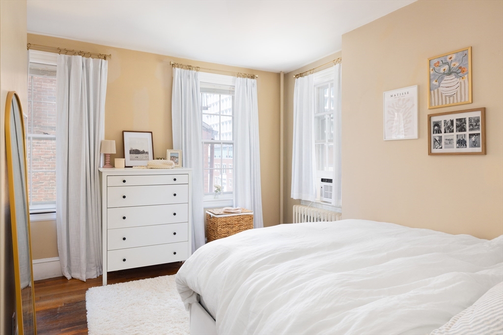 2 Derne Street Boston, MA 02114 - Photo 7 of 26