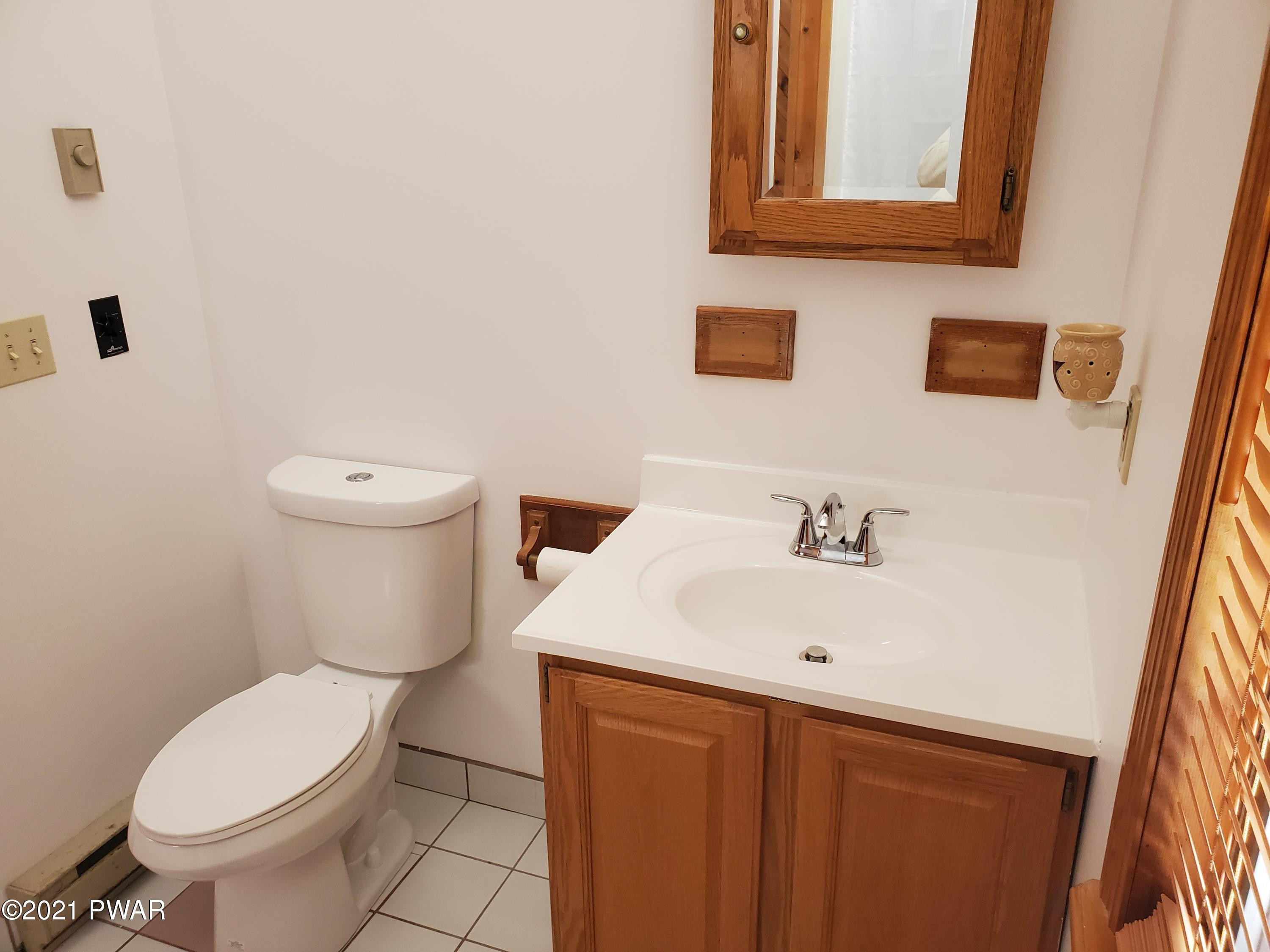360 Oak Hill Road Hawley, PA 18428 - Photo 34 of 70 Master Bath