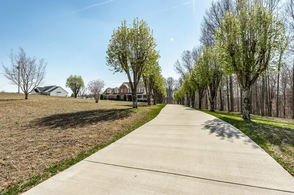 $1,100,000 | 1626 New Highway 52, Westmoreland, TN 37186