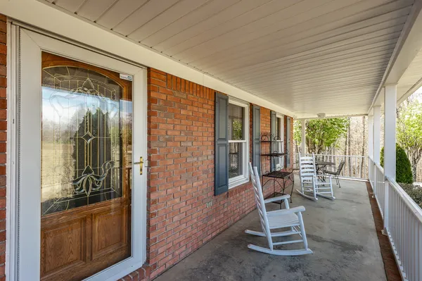 $1,100,000 | 1626 New Highway 52, Westmoreland, TN 37186