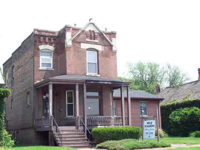 1022 North Sheridan Road Peoria, IL 61606 - Photo 1 of 13 Gallery Image 1