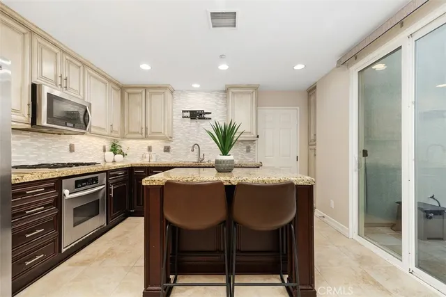 $1,049,000 | 10 Azara Lane, Ladera Ranch, CA 92694