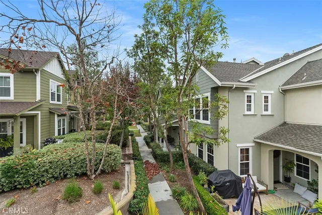 $1,049,000 | 10 Azara Lane, Ladera Ranch, CA 92694