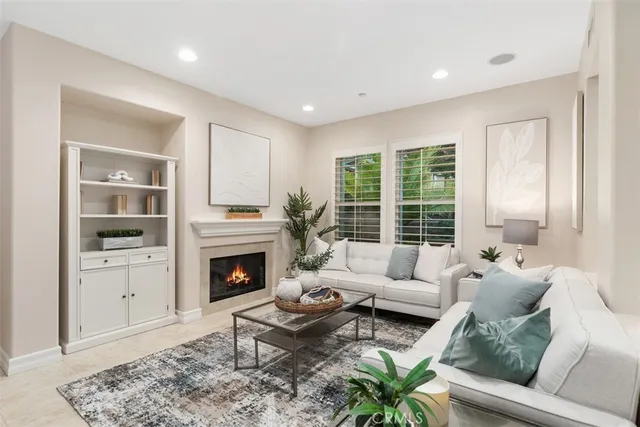 $1,049,000 | 10 Azara Lane, Ladera Ranch, CA 92694
