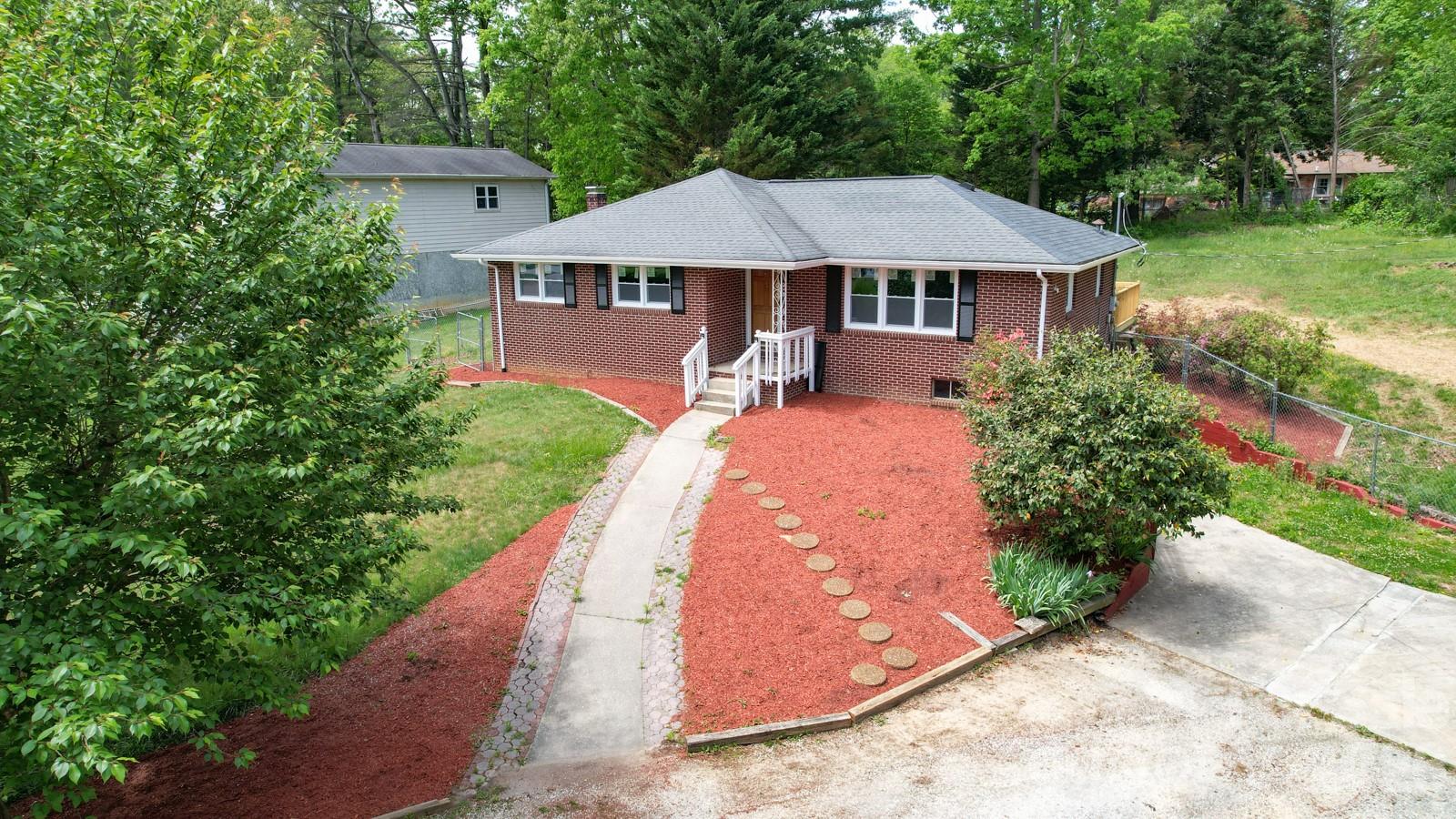 509 Brookside Camp Road Hendersonville, NC 28792 - Photo 2 of 39