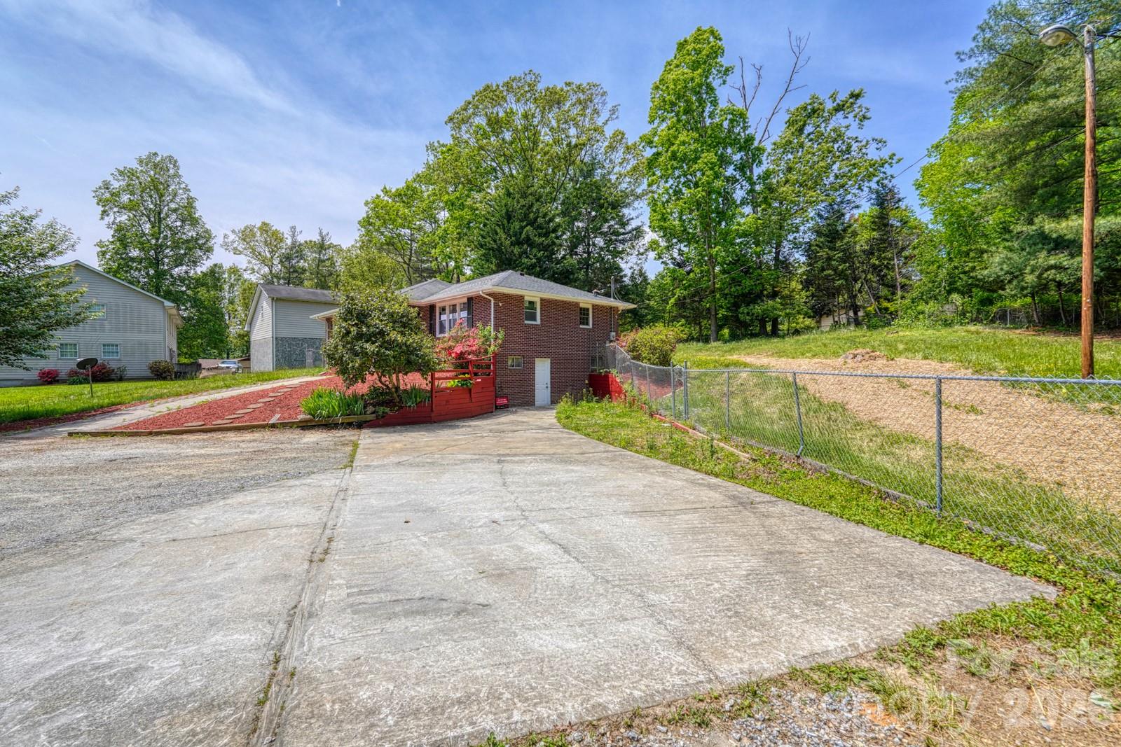 509 Brookside Camp Road Hendersonville, NC 28792 - Photo 31 of 39