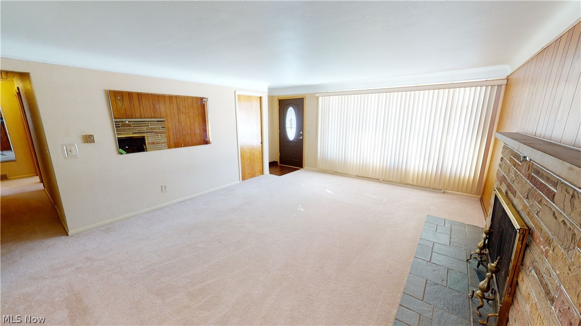 2101 Lester Road Valley City, OH 44280 - Photo 6 of 35 Living Room