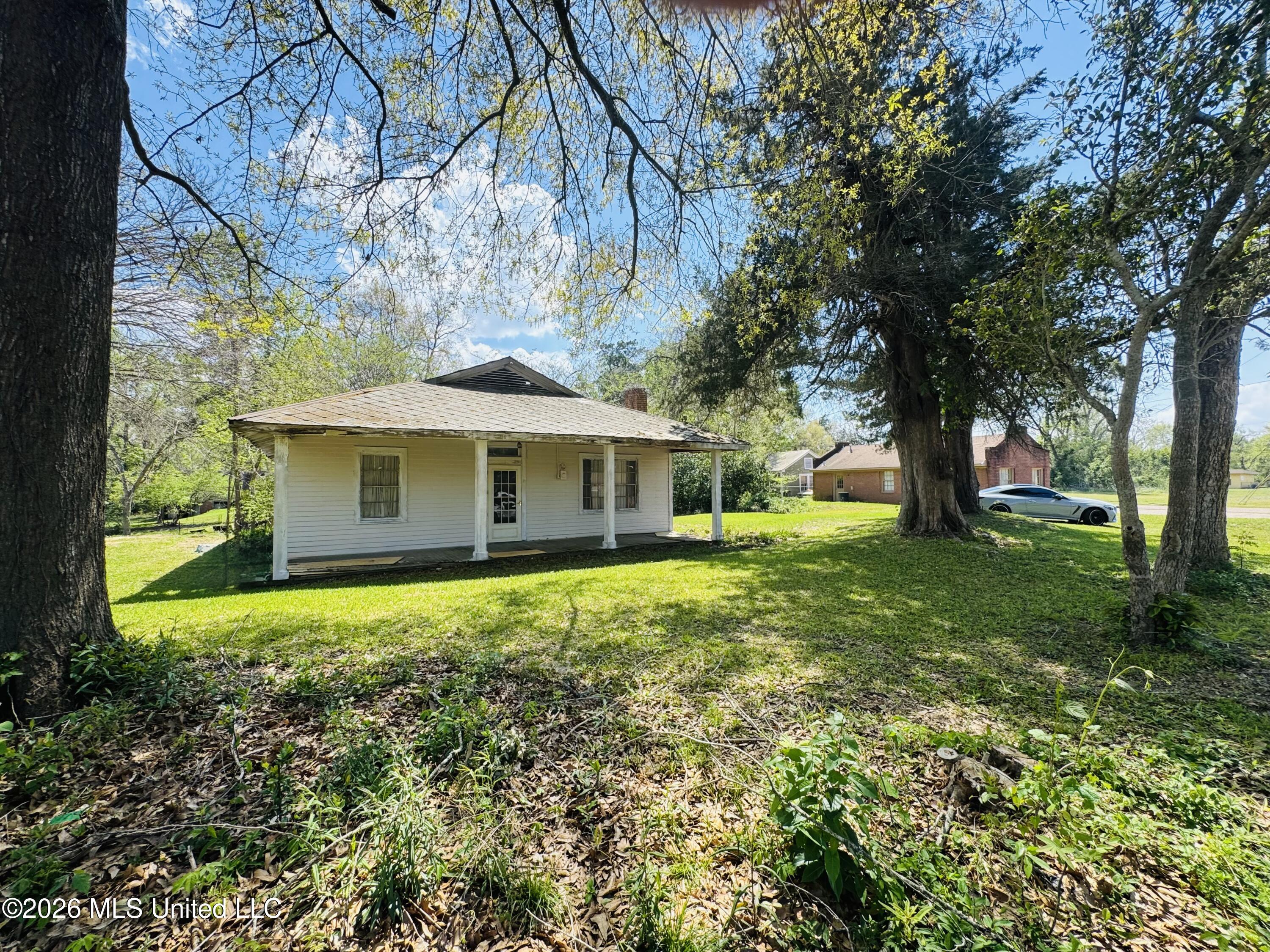 1117 Martin Luther King Junior Road Natchez, MS 39120 - Photo 1 of 25 IMG_1847