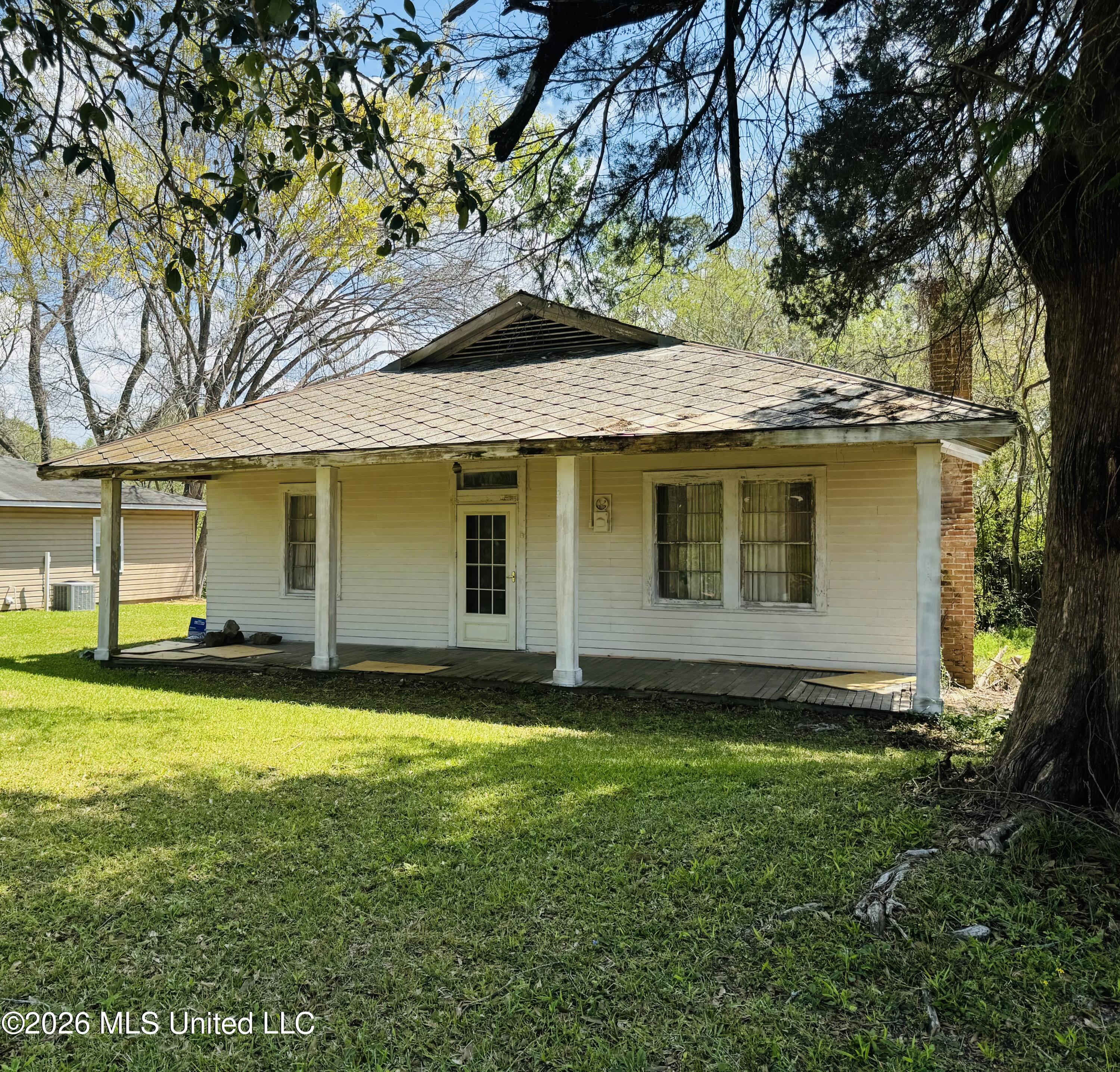 1117 Martin Luther King Junior Road Natchez, MS 39120 - Photo 12 of 25 IMG_1821