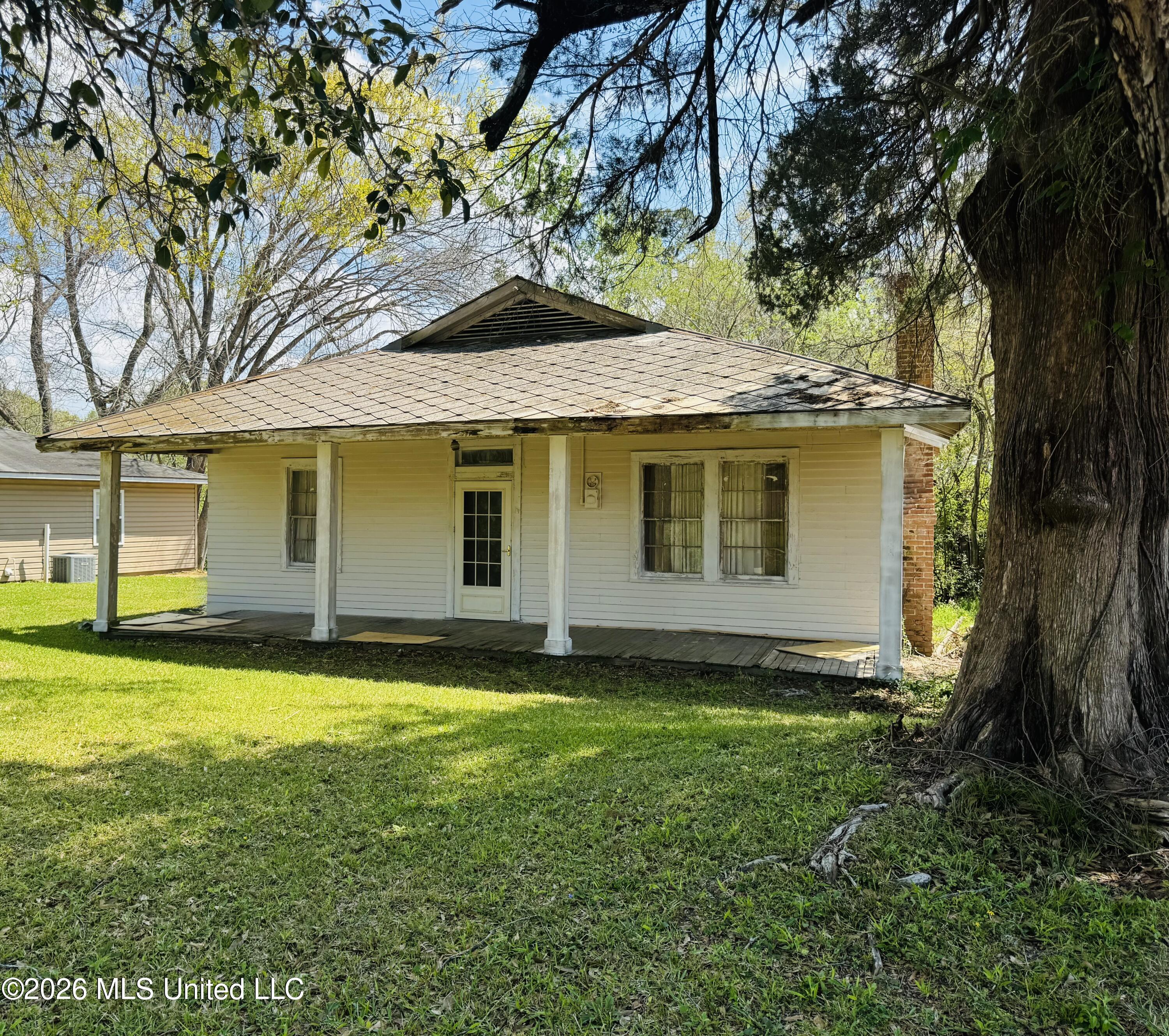 1117 Martin Luther King Junior Road Natchez, MS 39120 - Photo 10 of 25 IMG_1822