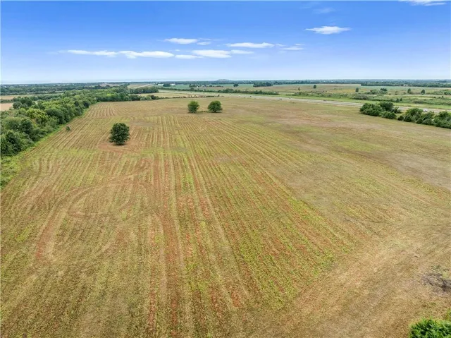 $555,000 | Northwest 90th Road, Sheldon, MO 64784