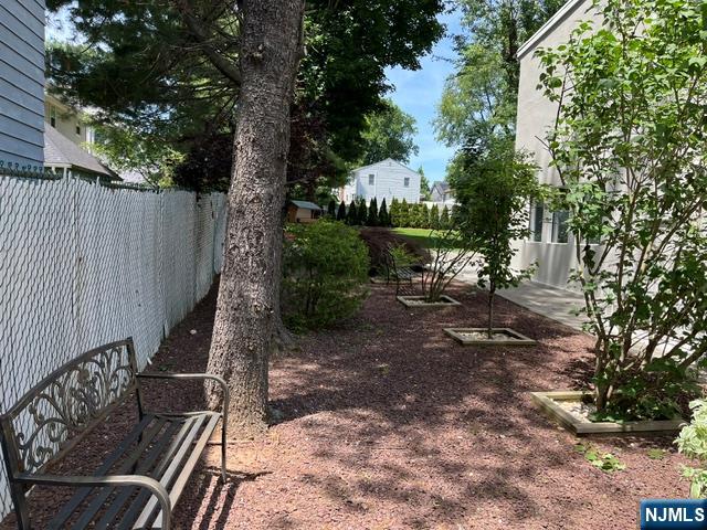 256 Teaneck Road Ridgefield Park, NJ 07660 - Photo 6 of 33