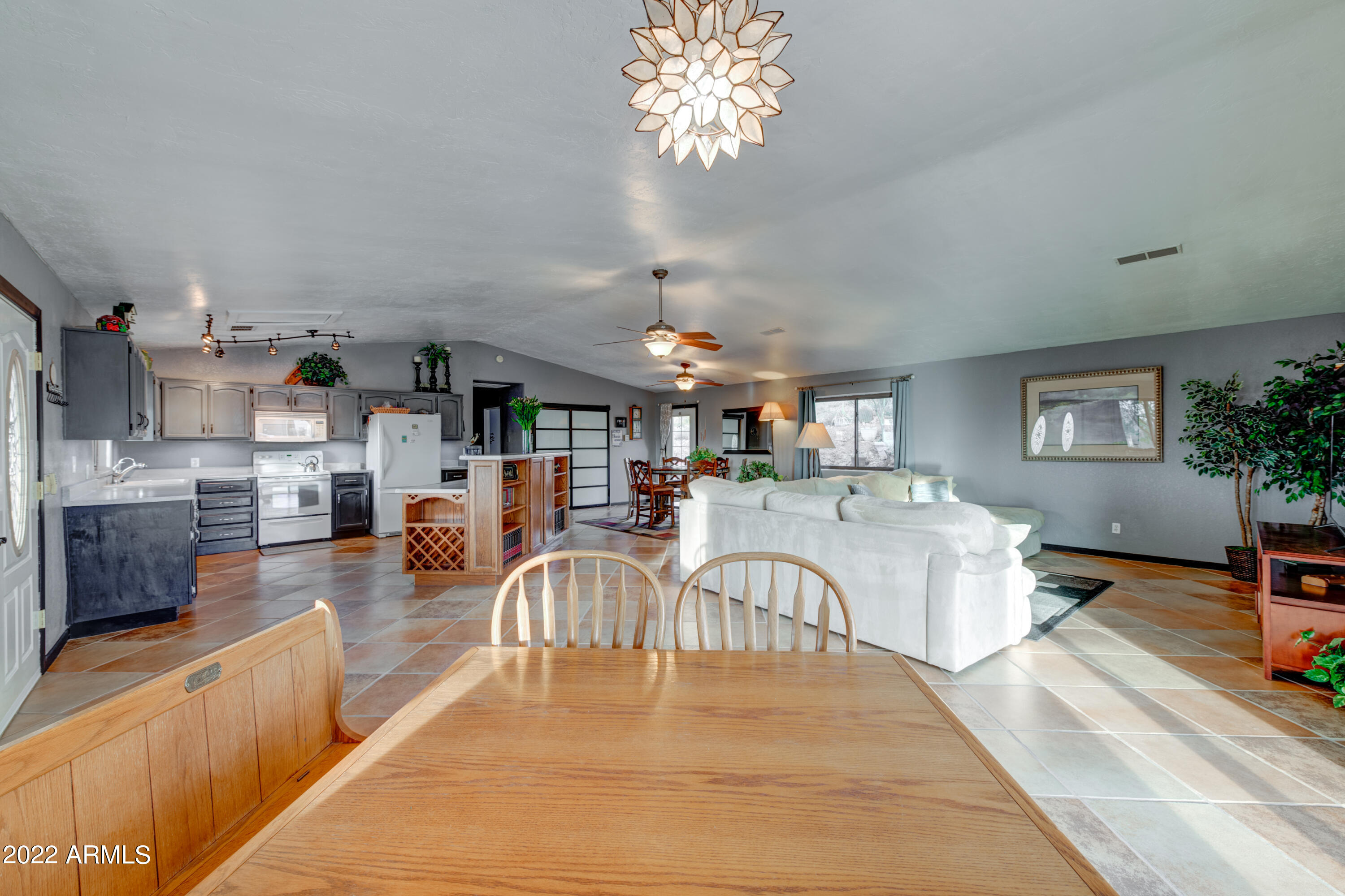 518 West Briles Road Phoenix, AZ 85085 - Photo 7 of 26 Living/Dining/Cooking