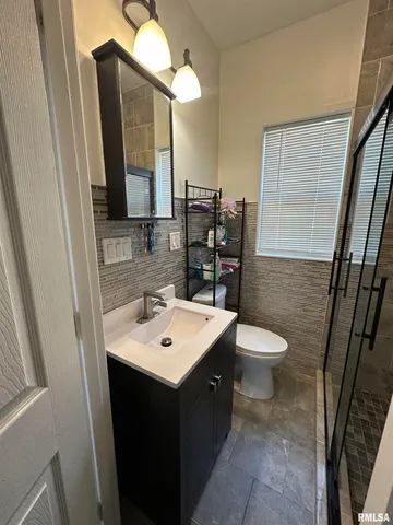 $140,000 | 410 East Virginia Avenue, Peoria, IL 61603