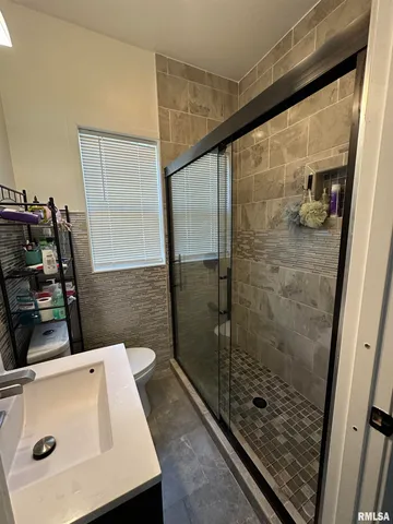 $140,000 | 410 East Virginia Avenue, Peoria, IL 61603