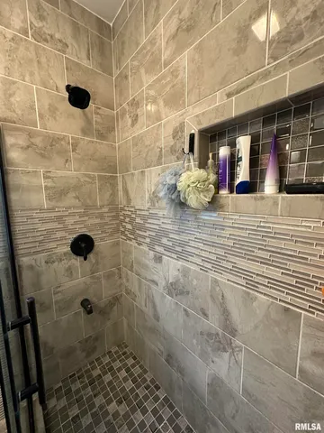 $140,000 | 410 East Virginia Avenue, Peoria, IL 61603