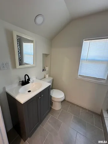 $140,000 | 410 East Virginia Avenue, Peoria, IL 61603