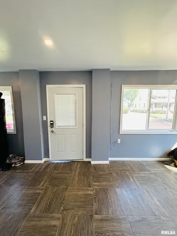 $140,000 | 410 East Virginia Avenue, Peoria, IL 61603