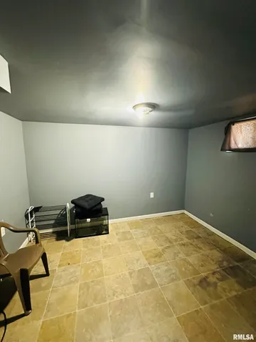 $140,000 | 410 East Virginia Avenue, Peoria, IL 61603