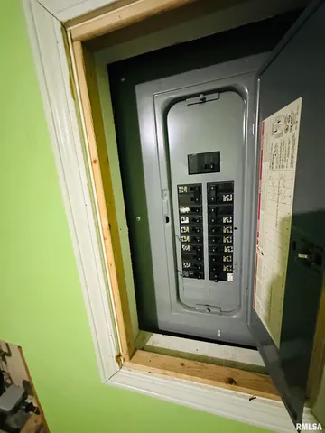 $140,000 | 410 East Virginia Avenue, Peoria, IL 61603