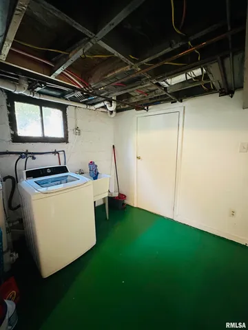 $140,000 | 410 East Virginia Avenue, Peoria, IL 61603