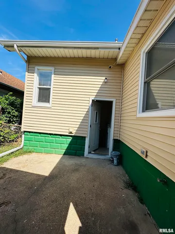 $140,000 | 410 East Virginia Avenue, Peoria, IL 61603