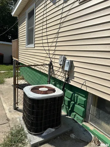 $140,000 | 410 East Virginia Avenue, Peoria, IL 61603