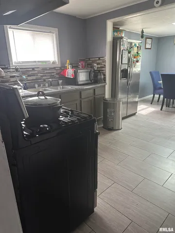 $140,000 | 410 East Virginia Avenue, Peoria, IL 61603