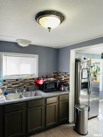 $140,000 | 410 East Virginia Avenue, Peoria, IL 61603