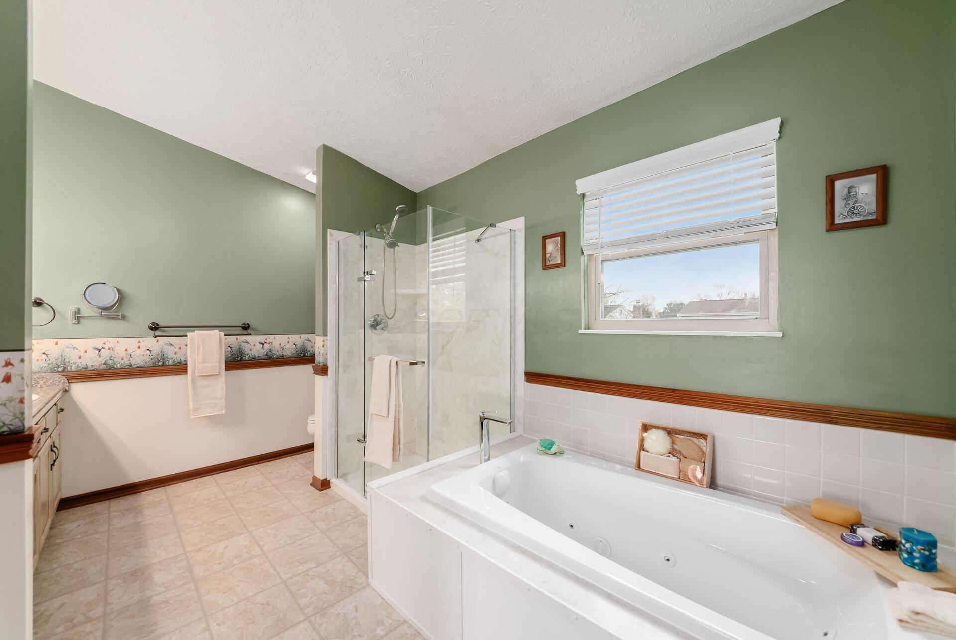 5581 Seapine Road Hilliard, OH 43026 - Photo 28 of 58 Master/Primary Bathroom - Dual Sinks, Jetted Tub, Shower