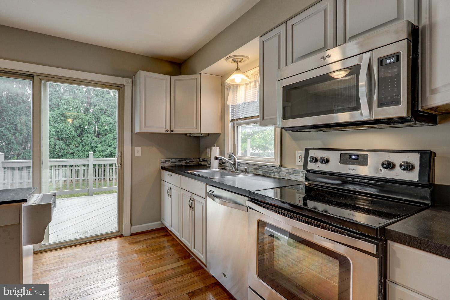 2833 Pebblebrook Drive Lancaster, PA 17601 - Photo 17 of 35 Stainless appliances