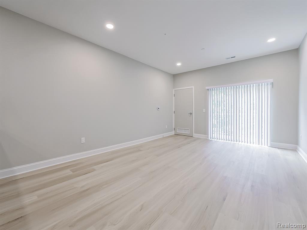 31480 Warren Road, Unit 302 Westland, MI 48185 - Photo 9 of 33