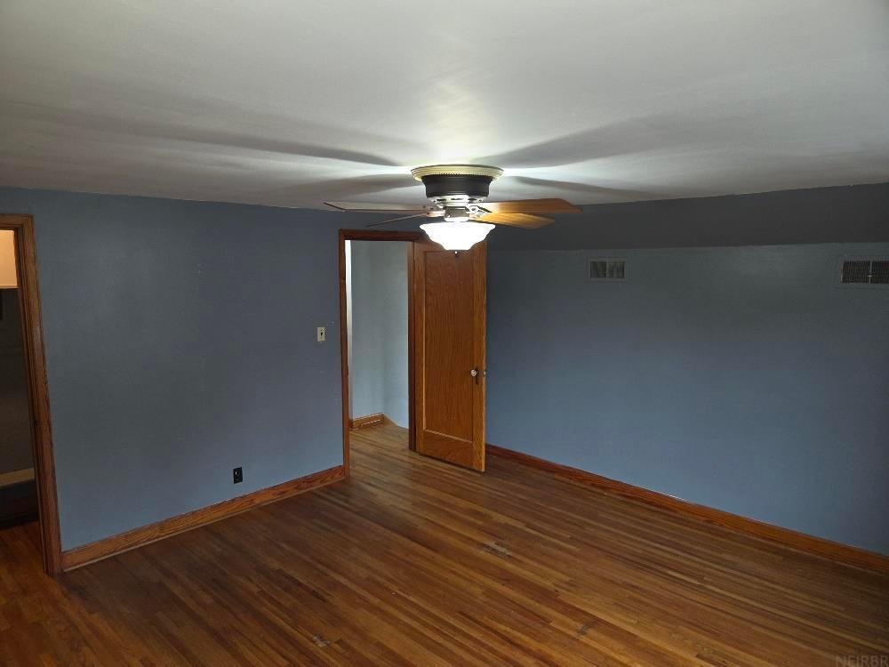 407 Commercial Street Strawberry Point, IA 52076 - Photo 11 of 40 Gallery Image 11