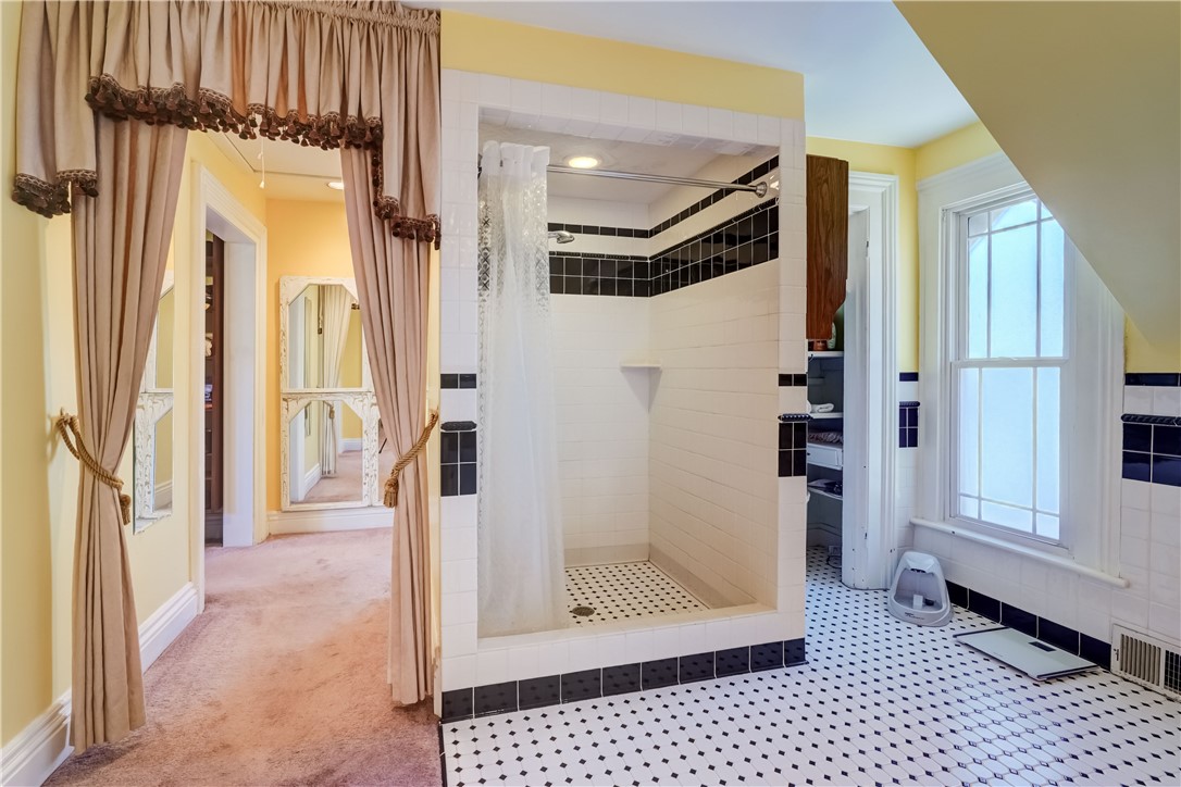 39 Rowley Street Rochester, NY 14607 - Photo 12 of 50