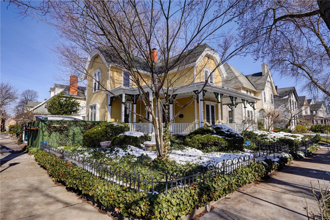 39 Rowley Street Rochester, NY 14607 - Photo 2 of 50