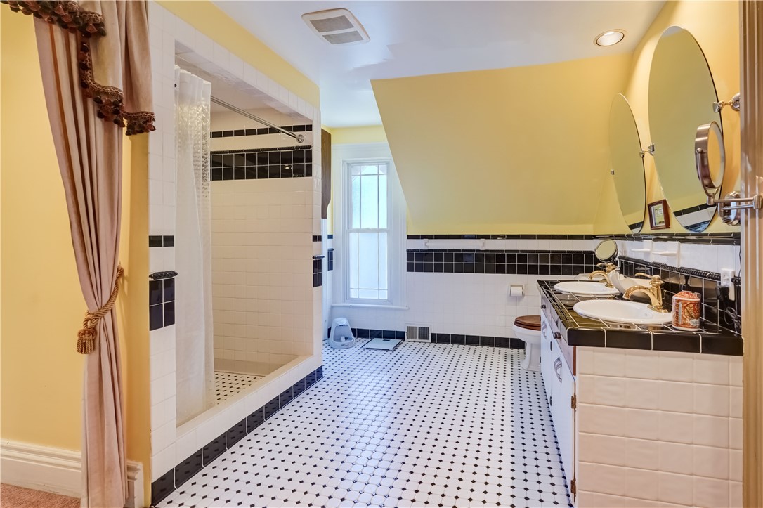 39 Rowley Street Rochester, NY 14607 - Photo 23 of 50