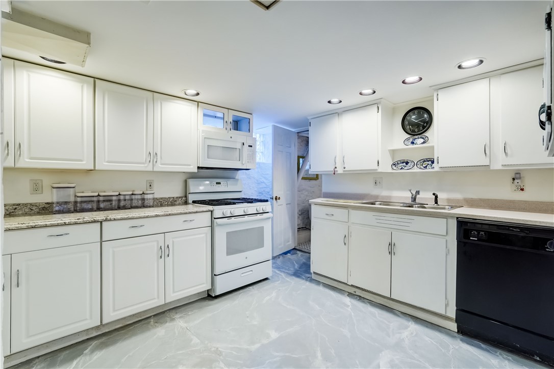 39 Rowley Street Rochester, NY 14607 - Photo 26 of 50