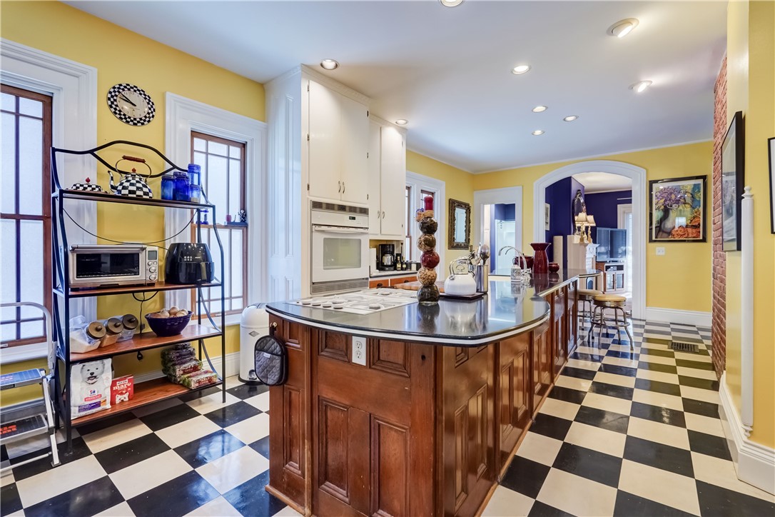 39 Rowley Street Rochester, NY 14607 - Photo 8 of 50