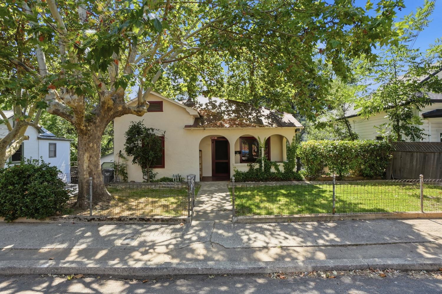 340 South Shepherd Street Sonora, CA 95370 - Photo 3 of 34