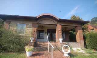 620 Addams Street Covington, VA 24426 - Photo 2 of 23 UP CLOSE