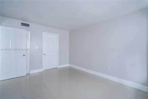 $2,000 | 1986 Biarritz Drive, Unit 207, Miami Beach, FL 33141