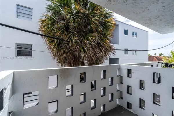 $2,000 | 1986 Biarritz Drive, Unit 207, Miami Beach, FL 33141