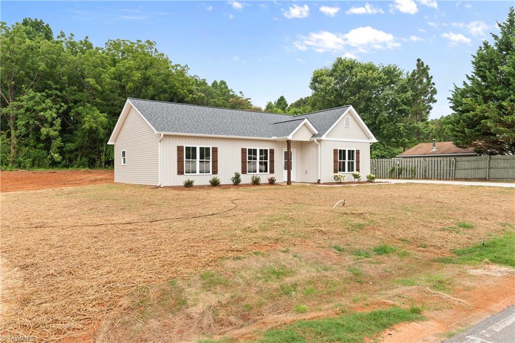 7956 Glade Street Rural Hall, NC 27045 - Photo 3 of 22