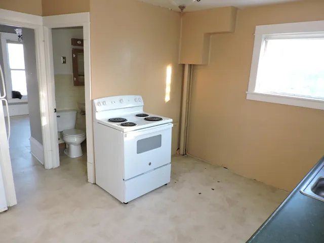 $179,900 | N1810 Highway 12, Koshkonong, WI 53538