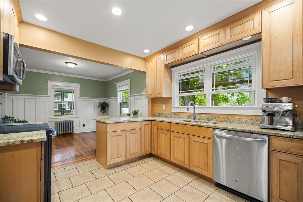 62 Homestead Avenue Springfield, MA 01151 - Photo 1 of 28 Gallery Image 1