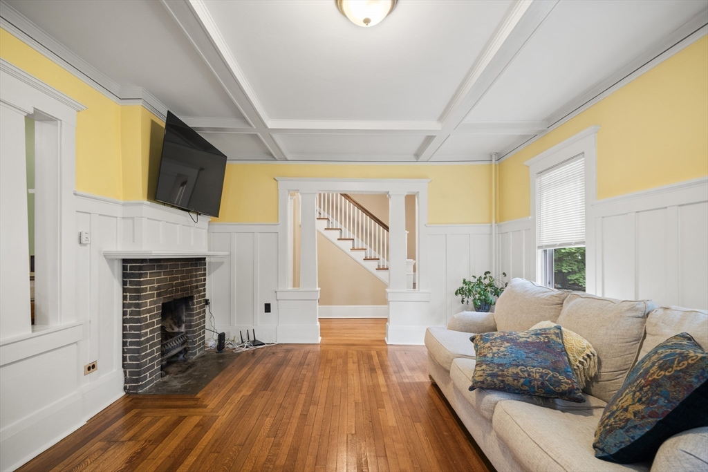 62 Homestead Avenue Springfield, MA 01151 - Photo 2 of 28 Gallery Image 2