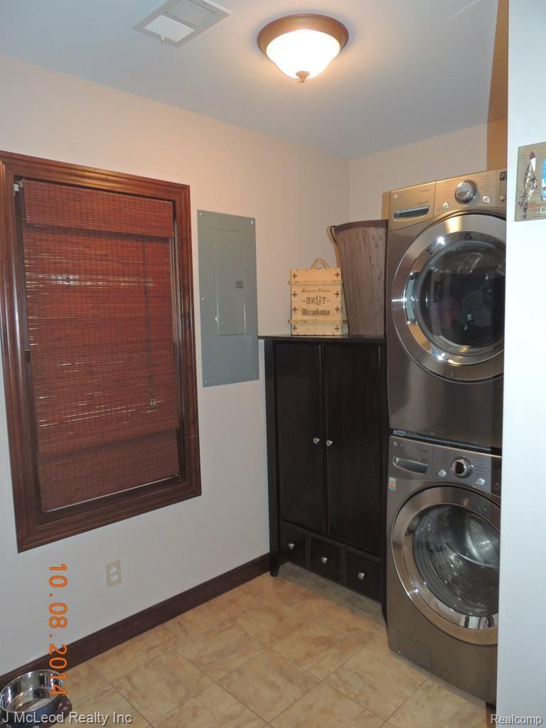 5393 Vienna Road Clio, MI 48420 - Photo 11 of 18 DSCN6171.jpg