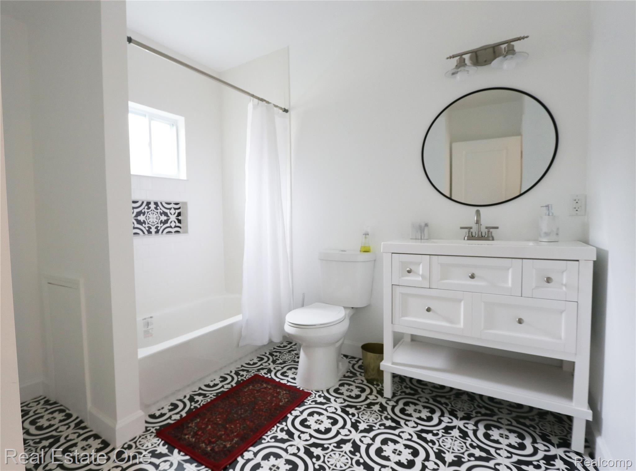 1809 Manse Road Waterford, MI 48328 - Photo 10 of 27 1809 - Lower Level Bath 2.jpg