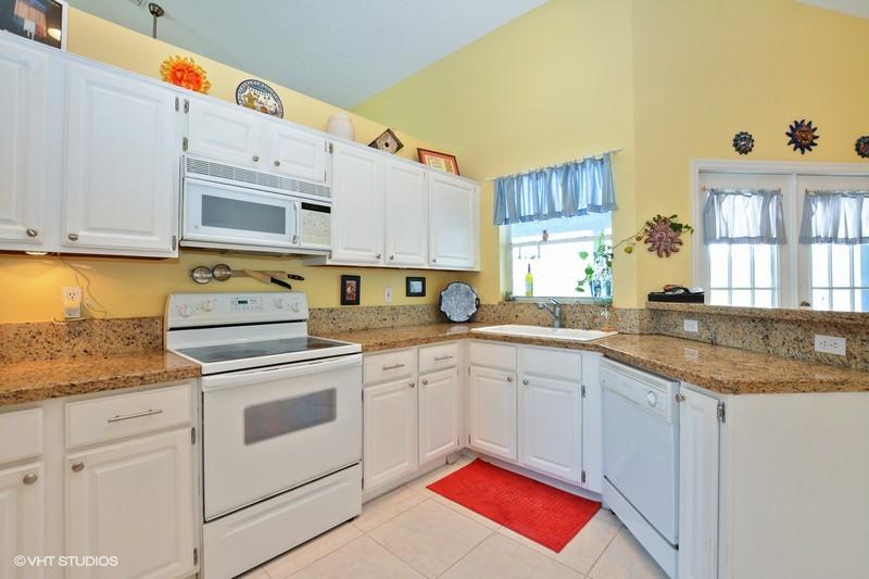 12332 Cabot Court Boca Raton, FL 33428 - Photo 3 of 16 Kitchen